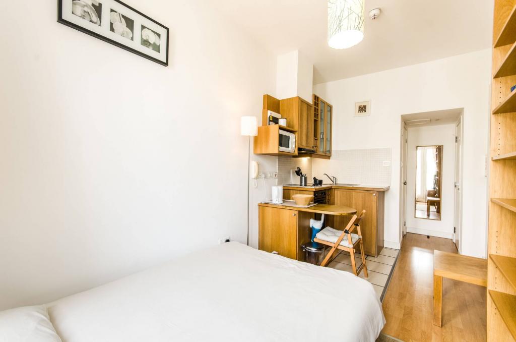 Flat Fairholme Road in Greater London