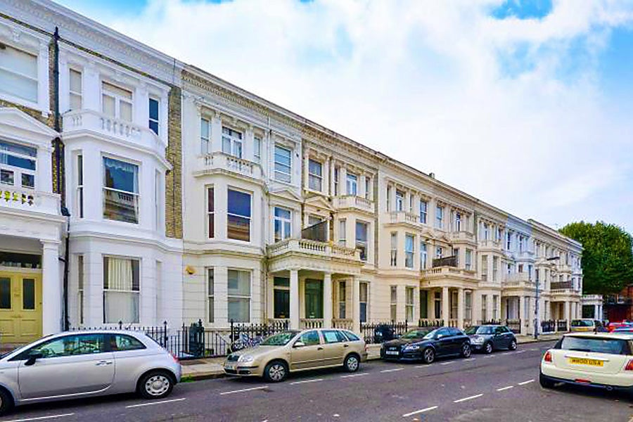 Flat Fairholme Road in Greater London