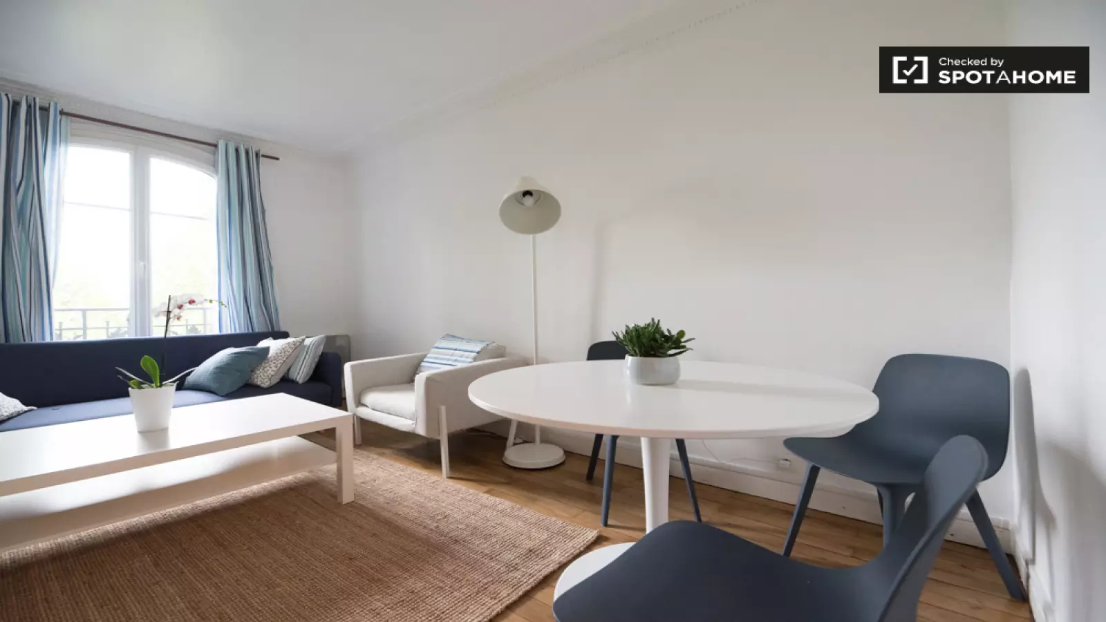 Appartement Rue Saint-Charles à Paris