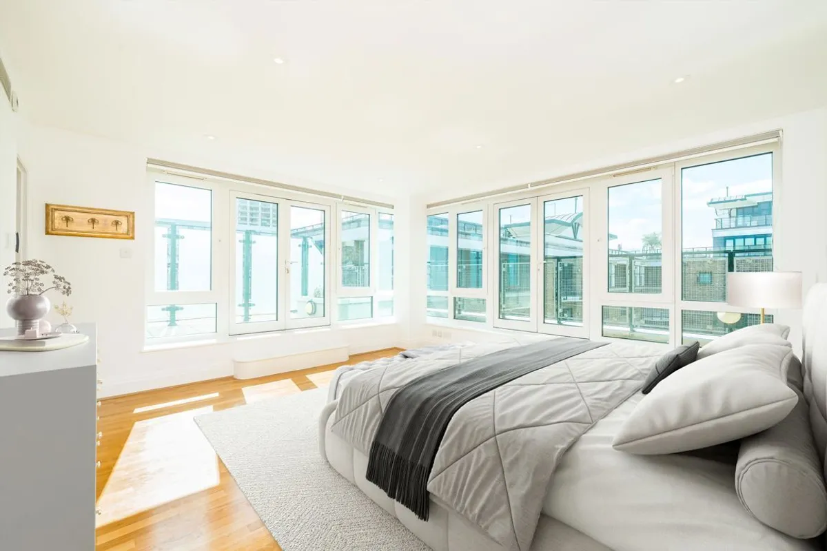 Flat Warwick Road in Greater London