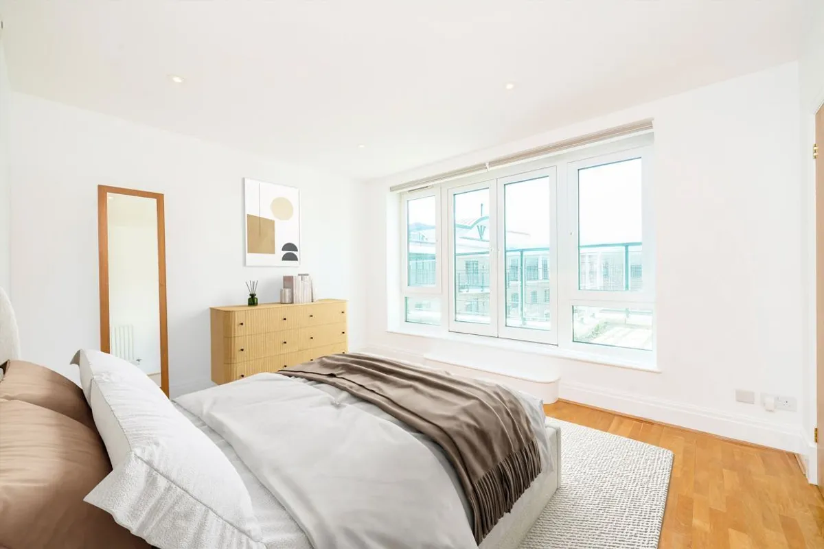 Flat Warwick Road in Greater London