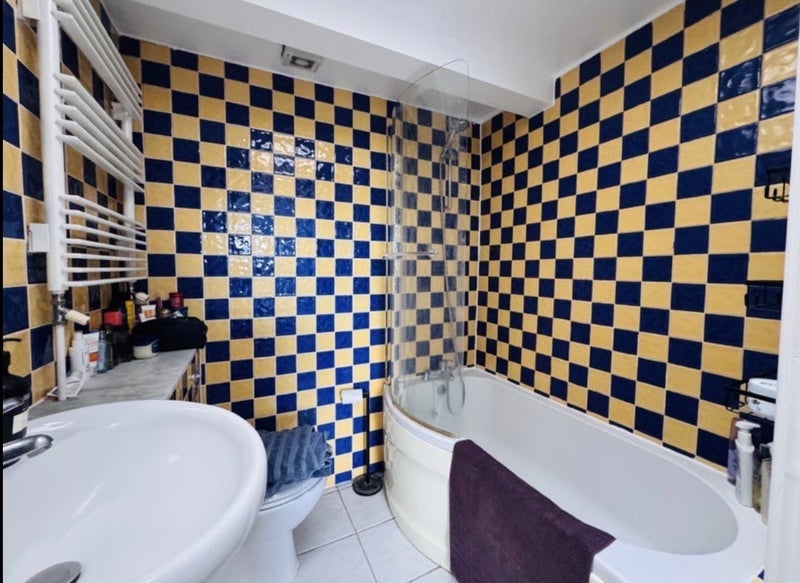 Room Edgeley Lane in Greater London