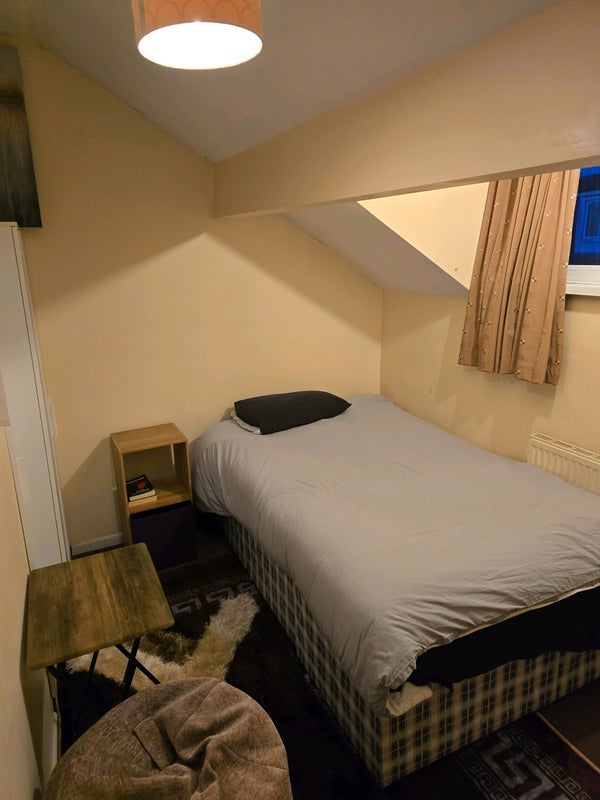 Room Autumn Terrace in Leeds