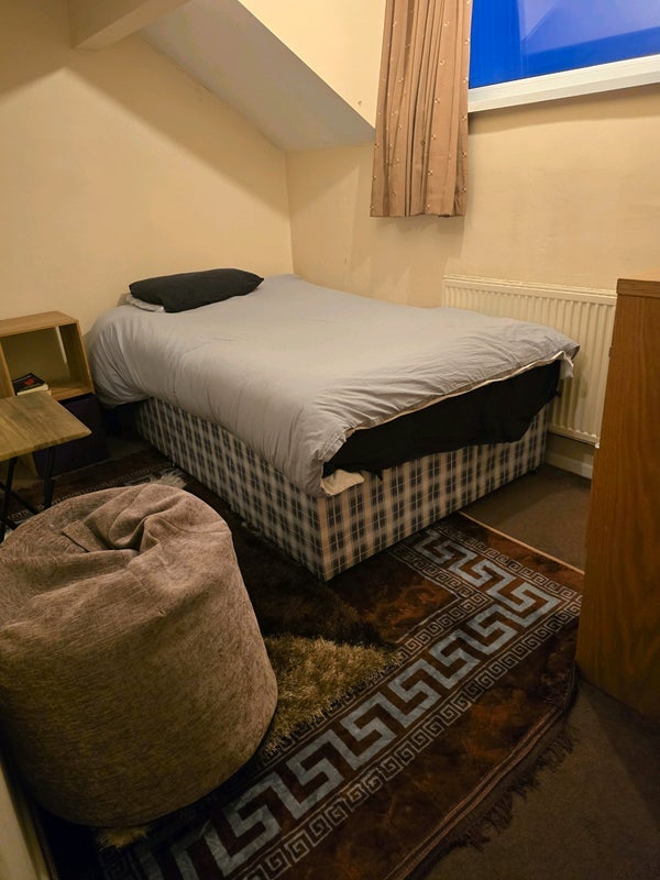 Room Autumn Terrace in Leeds