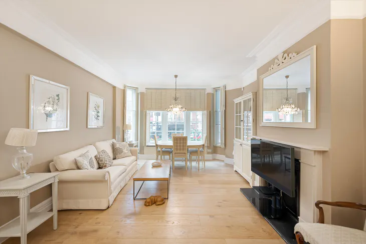 Flat Brompton Road in Greater London