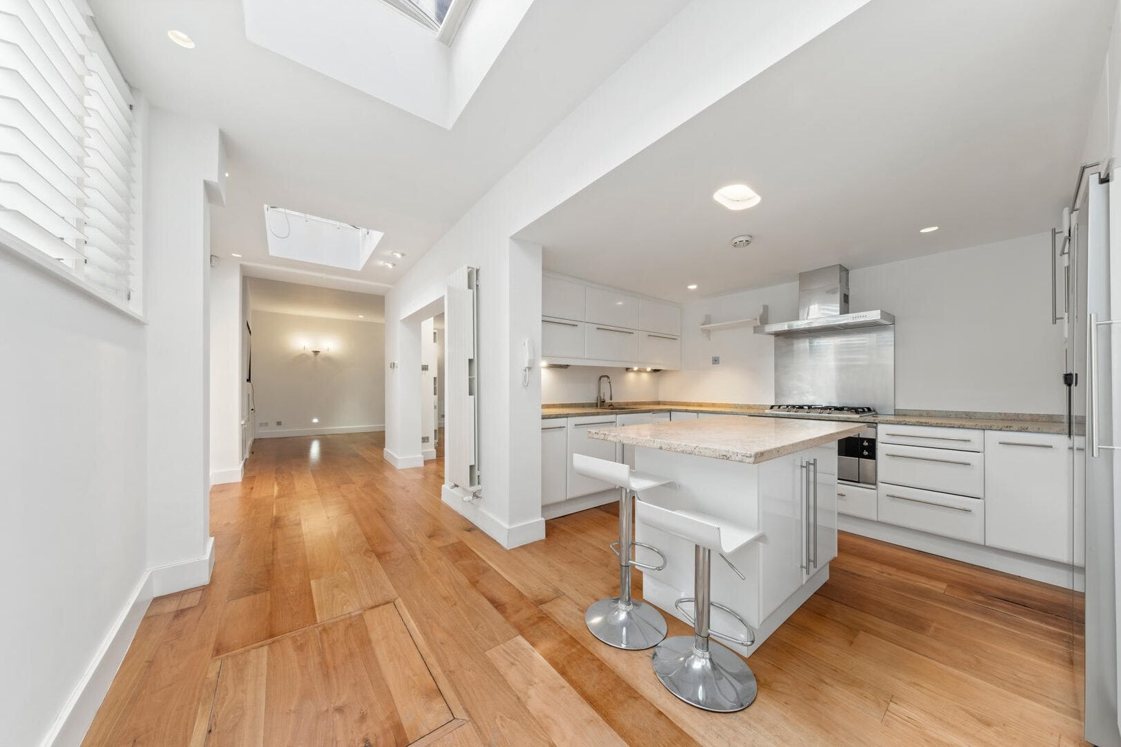 Flat Radnor Walk in Greater London