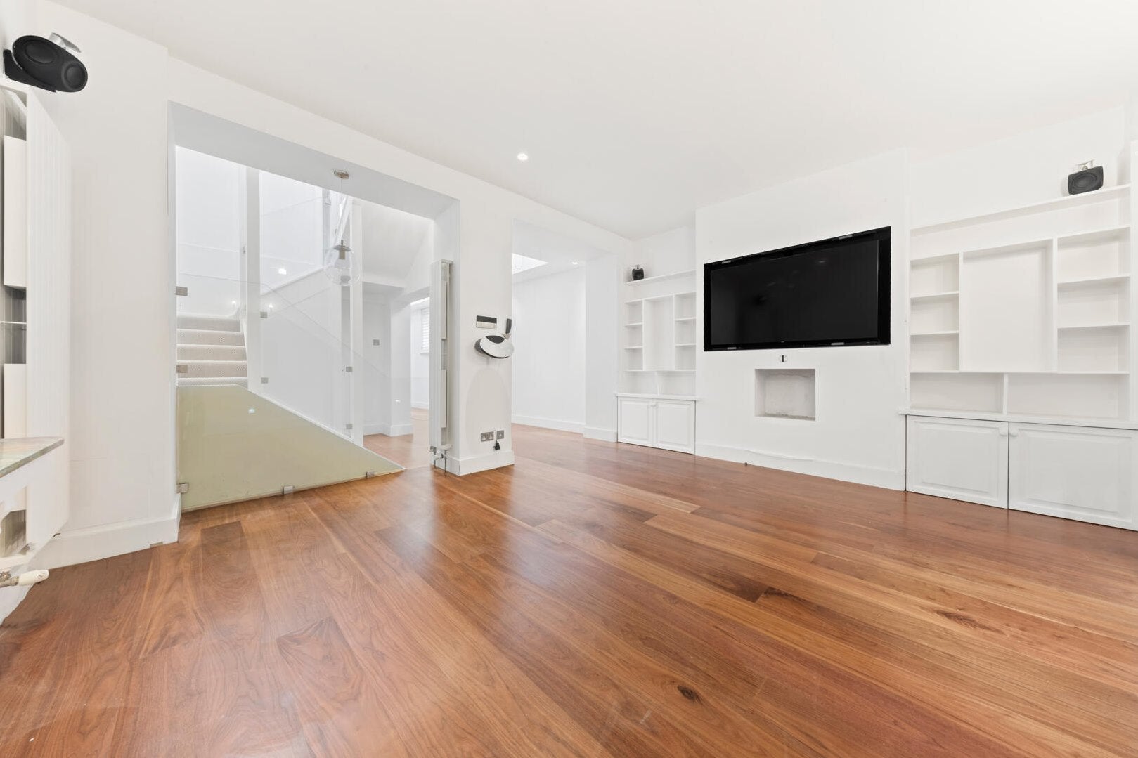 Flat Radnor Walk in Greater London