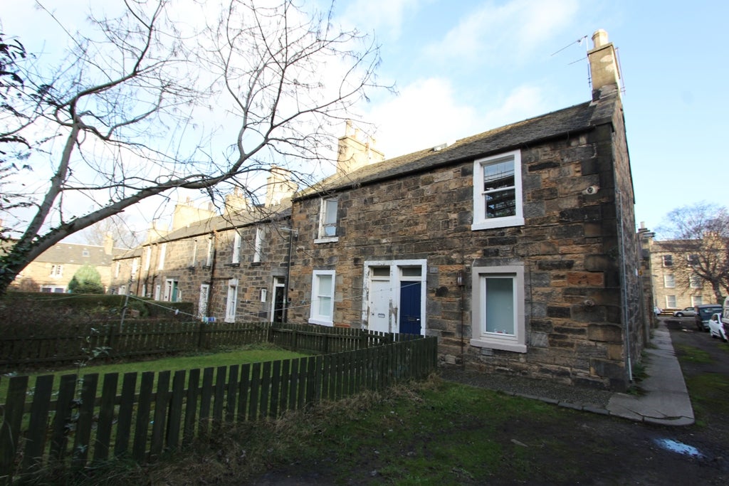 Flat Shaw's Street in City of Edinburgh