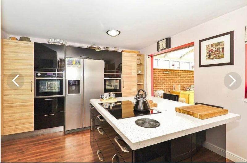 Room Dolphin Close in Greater London