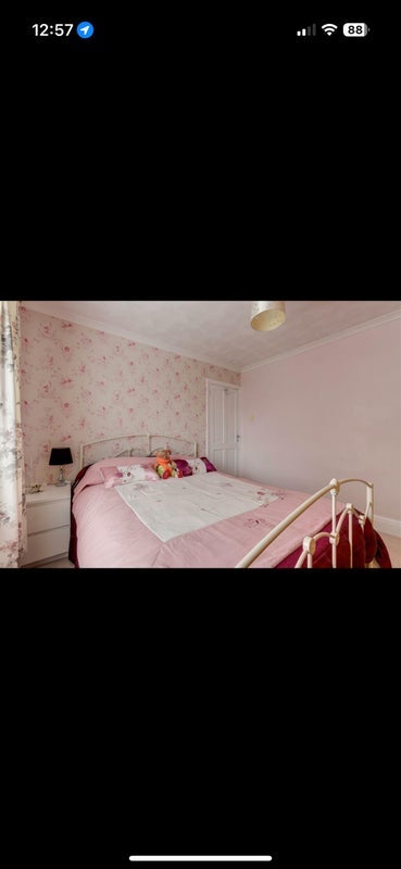 Room Ashworth Crescent in Nottingham