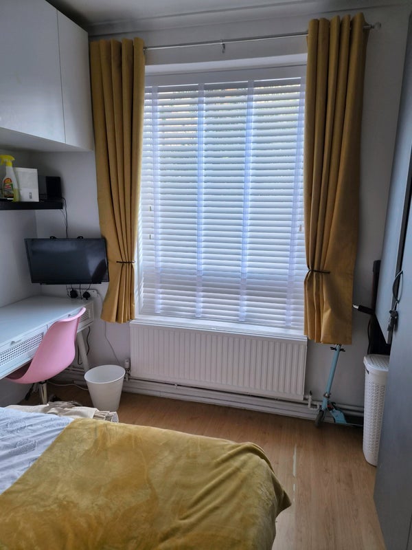 Room Brandon Street in Greater London