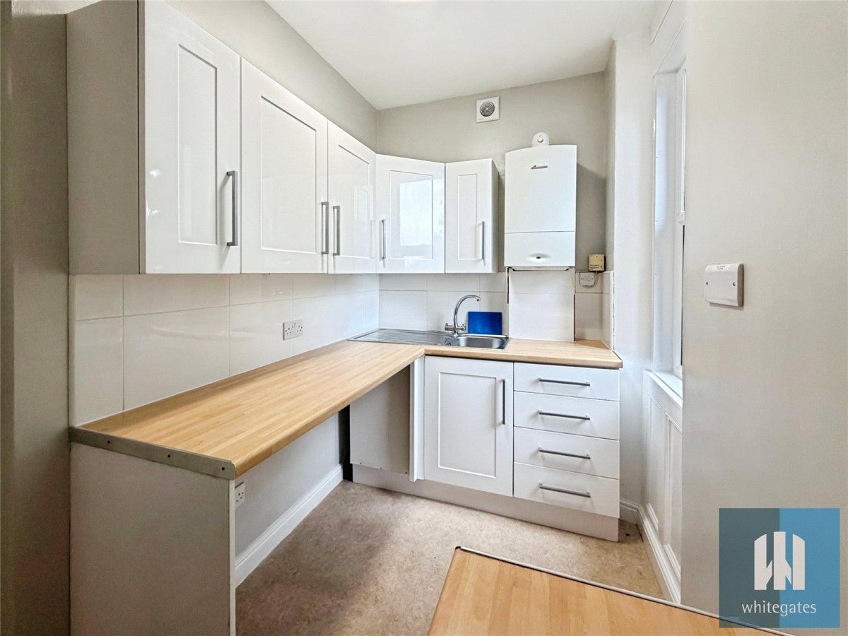 Flat Westwood Court in Barnsley
