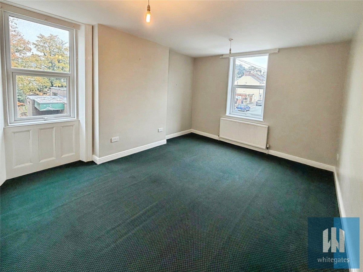 Flat Westwood Court in Barnsley
