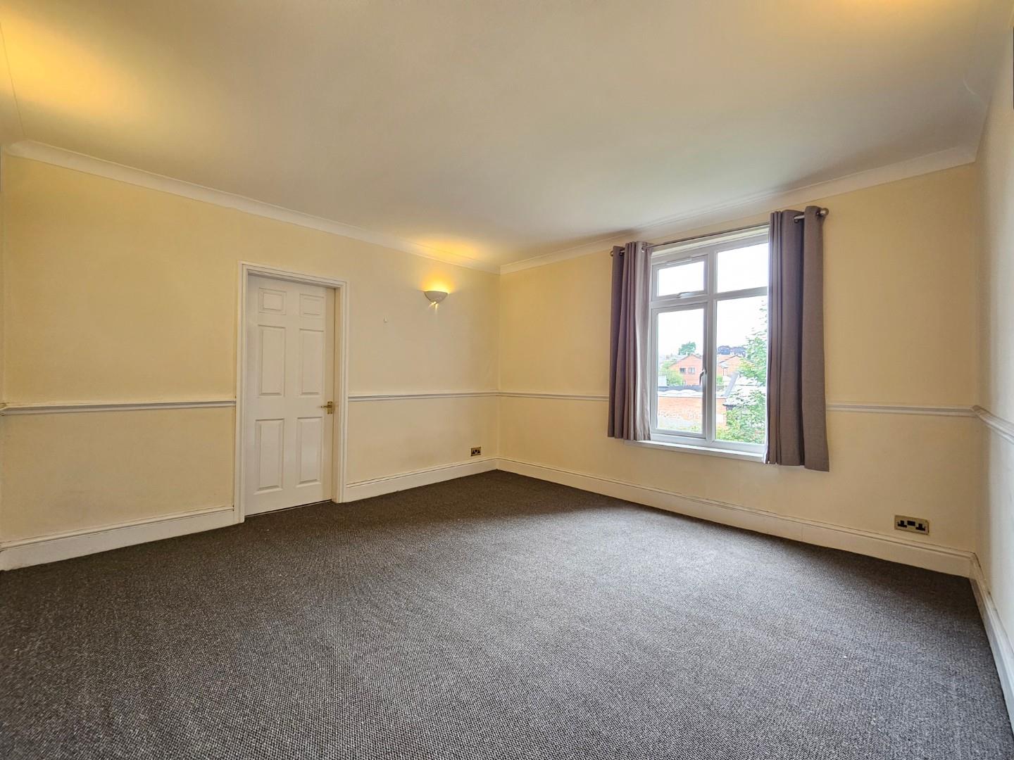 Flat Clarendon Avenue in Trafford
