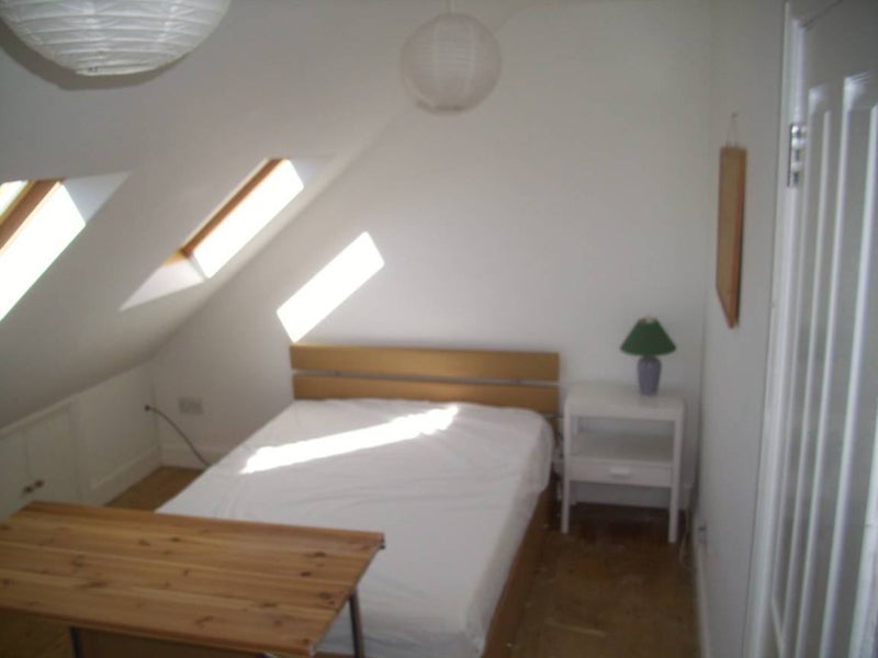 Room Hardinge Road in Greater London