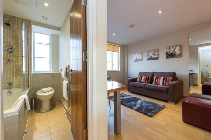 Flat Old Brompton Road in Greater London