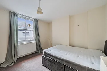 Flat Saltram Crescent in City of Westminster