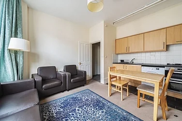 Flat Saltram Crescent in City of Westminster