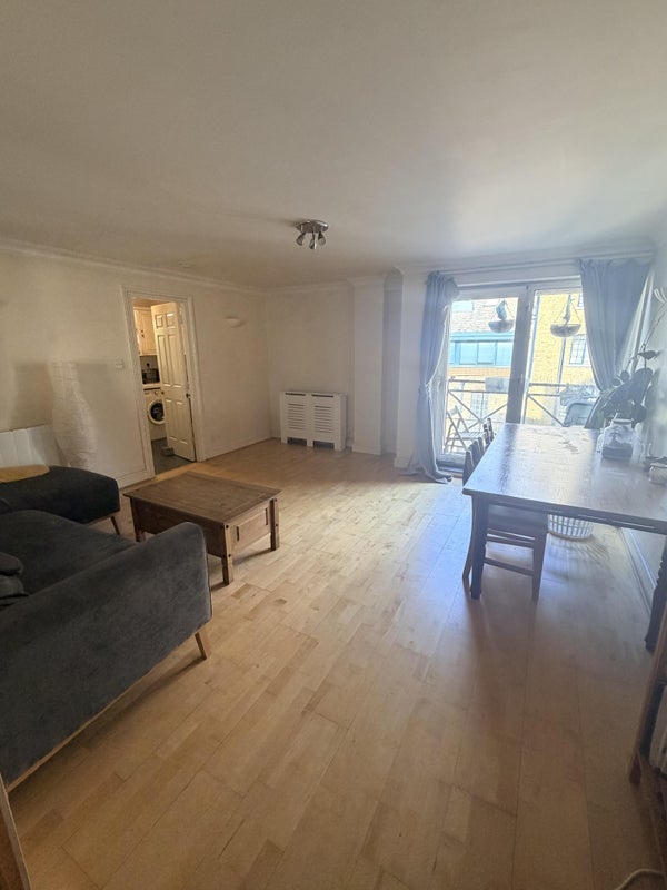 Room Shad Thames in Greater London