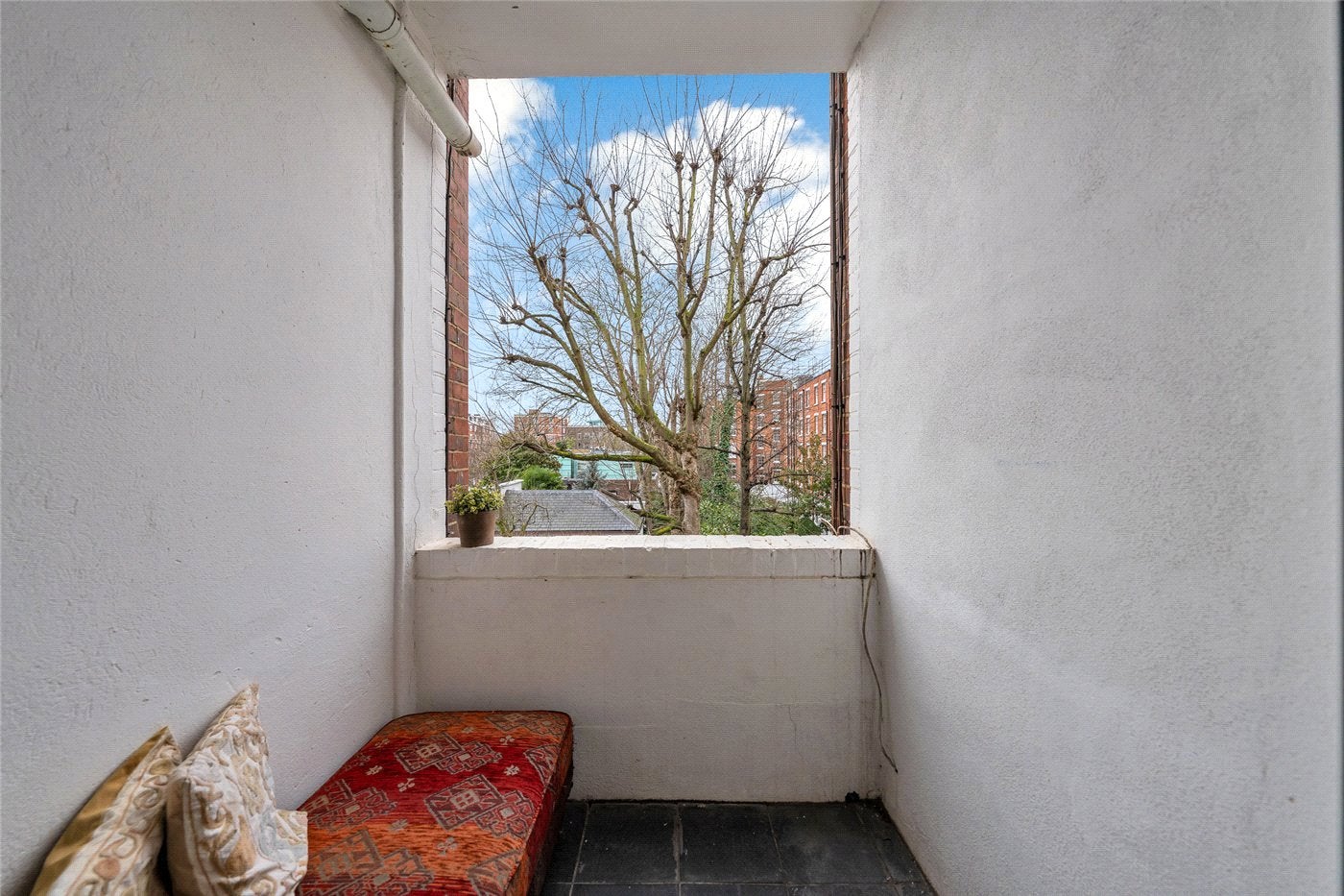 Flat Elm Tree Close in City of Westminster