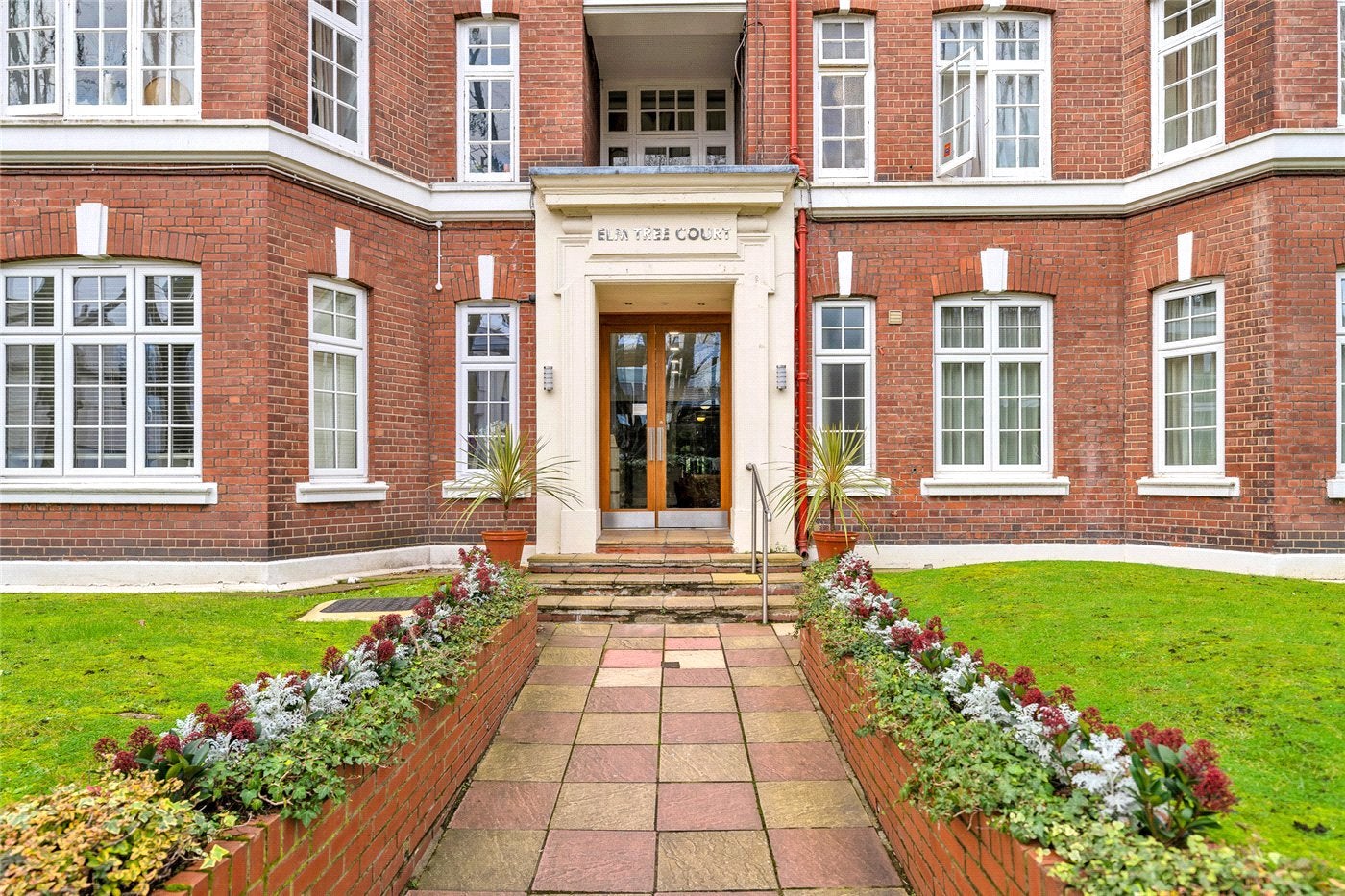 Flat Elm Tree Close in City of Westminster
