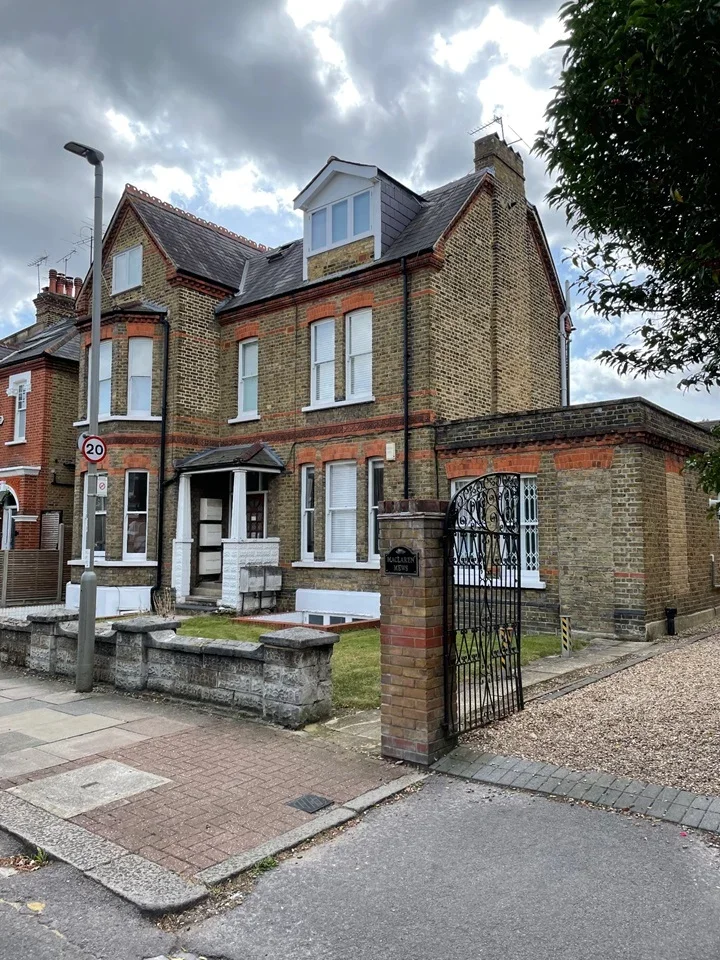 Flat Maclaren Mews in Greater London