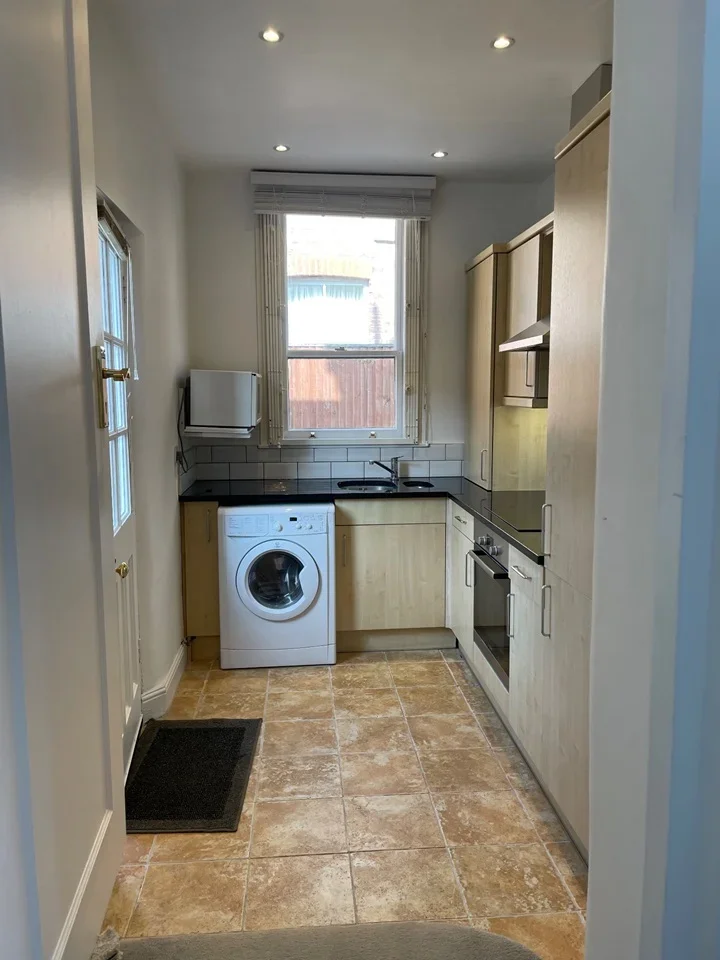 Flat Maclaren Mews in Greater London