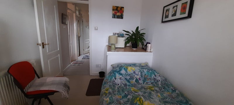 Room Rowan Close in Bristol