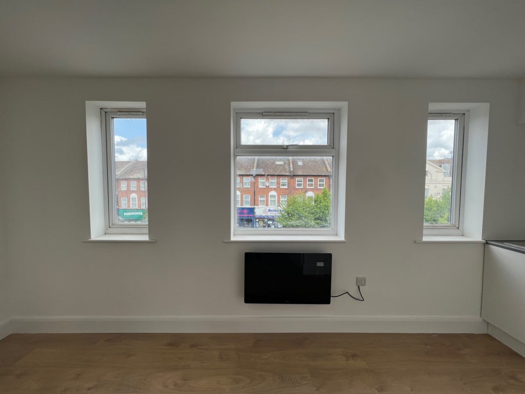 Room Neasden Lane in Greater London