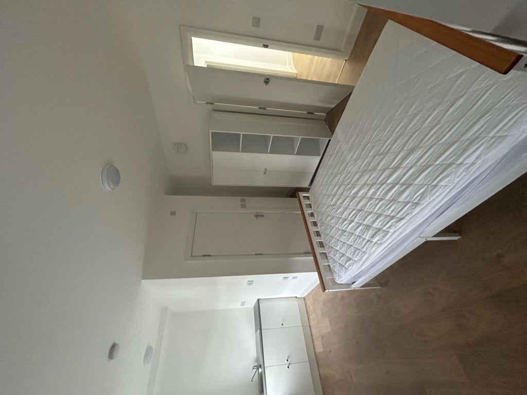 Room Neasden Lane in Greater London