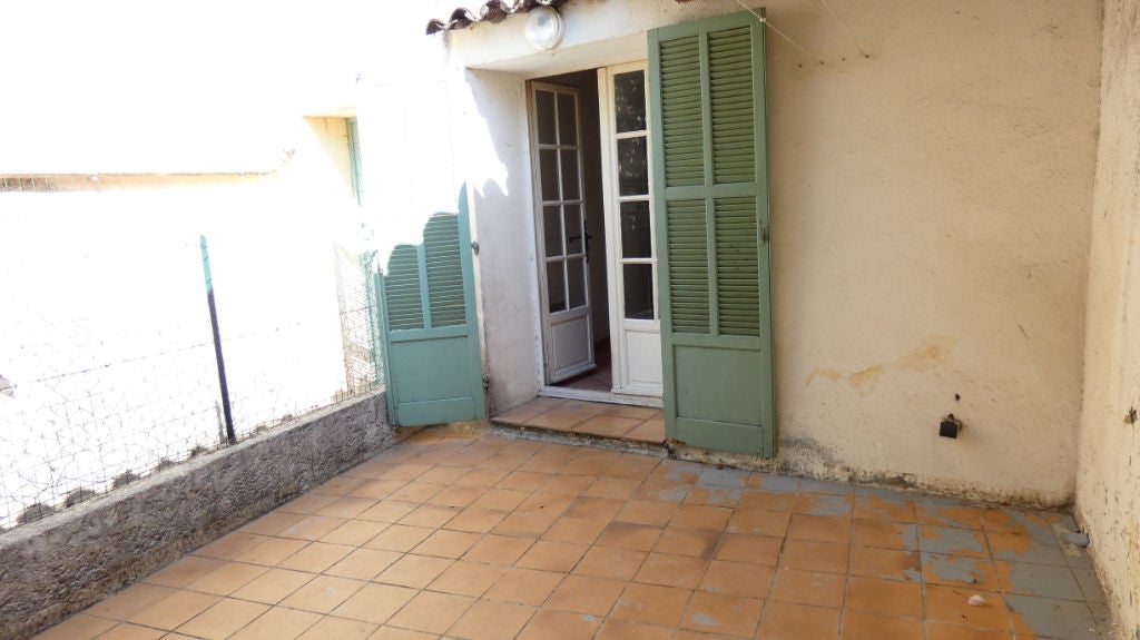 Flat Avenue du Lieutenant Jean Toucas in La Crau