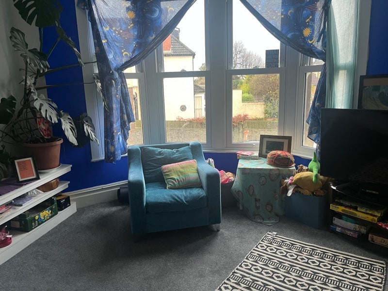 Room Henleaze Road in Bristol