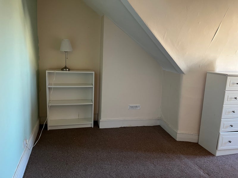 Room Henleaze Road in Bristol