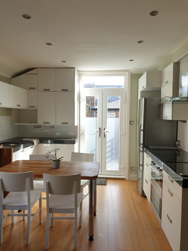 Room Bickley Street in Greater London