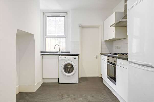 Room Temple Street in Greater London