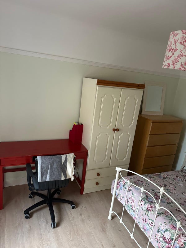 Room Acacia Road in Birmingham