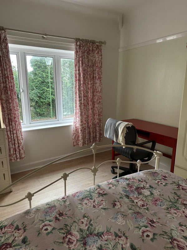 Room Acacia Road in Birmingham