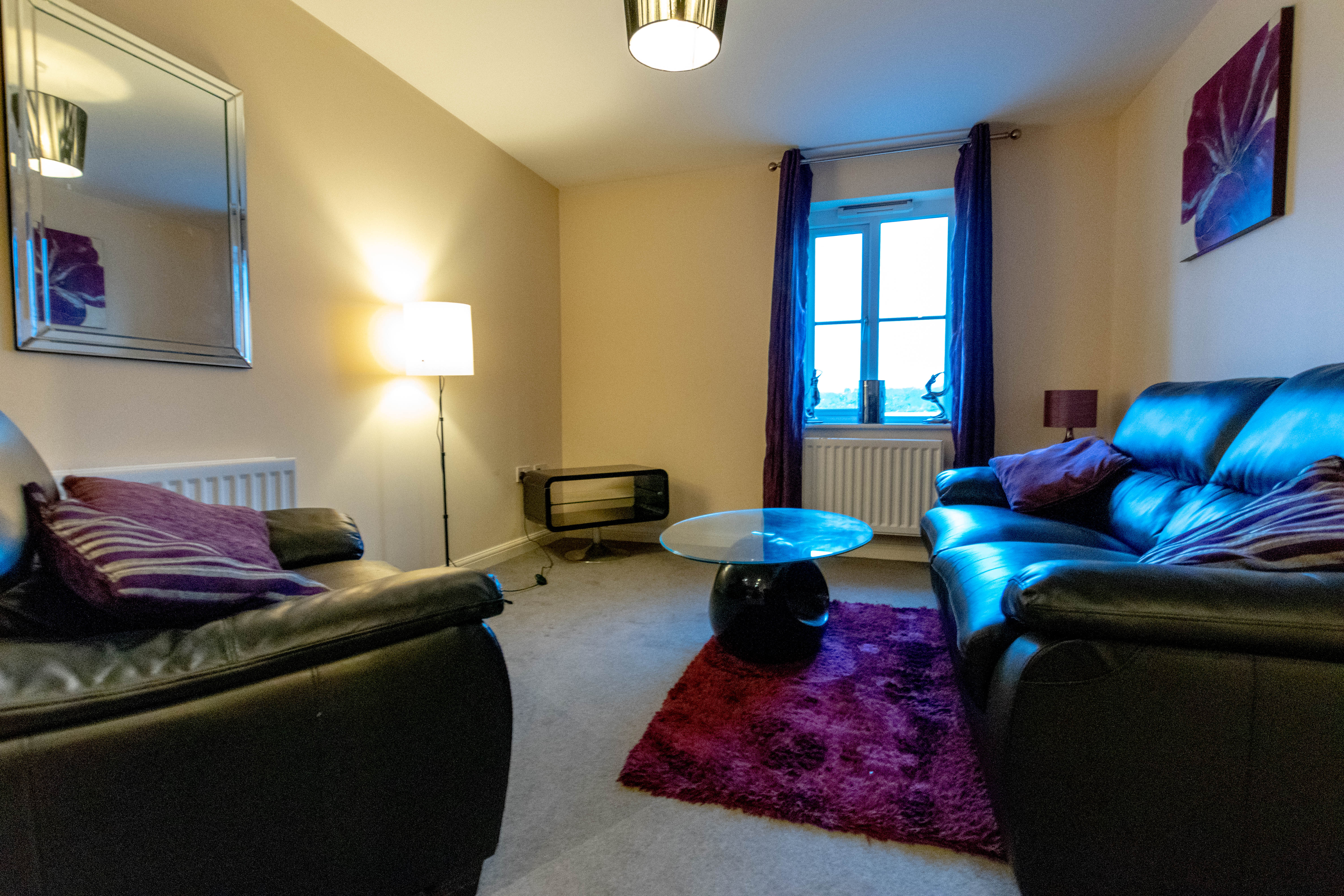 Flat Ffordd James McGhan in Cardiff