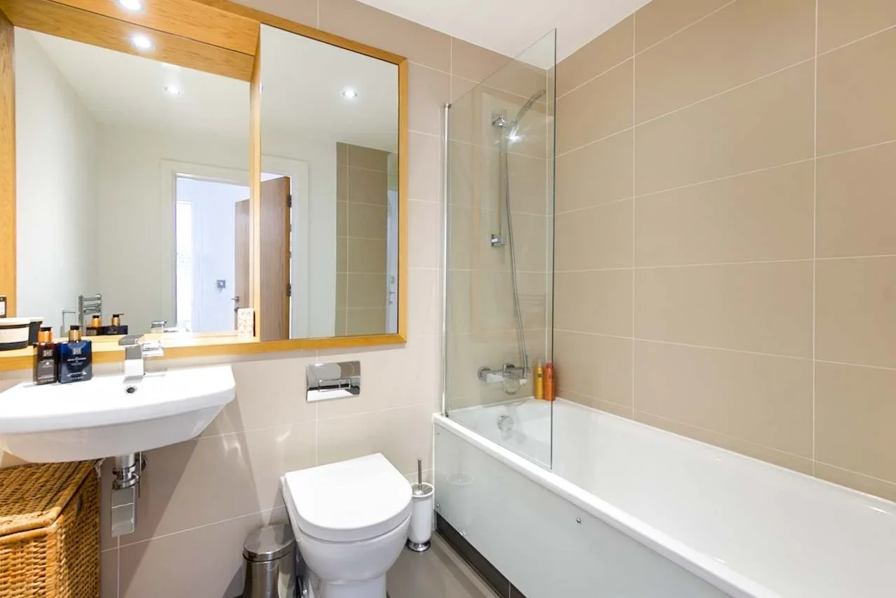 Flat Victoria Parade in Greater London