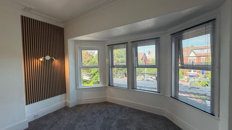 Flat Knowsley Road in Southport