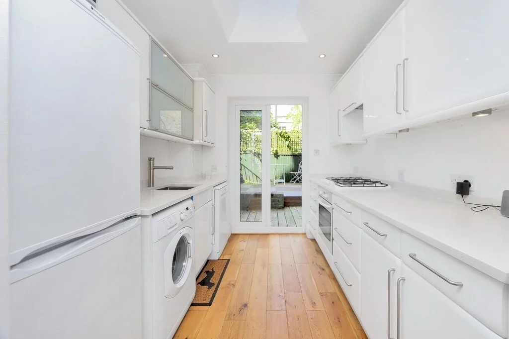 Flat Elmore Street in Greater London