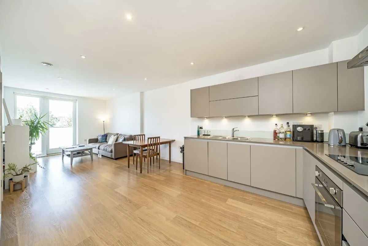 Flat Oldridge Road in Greater London