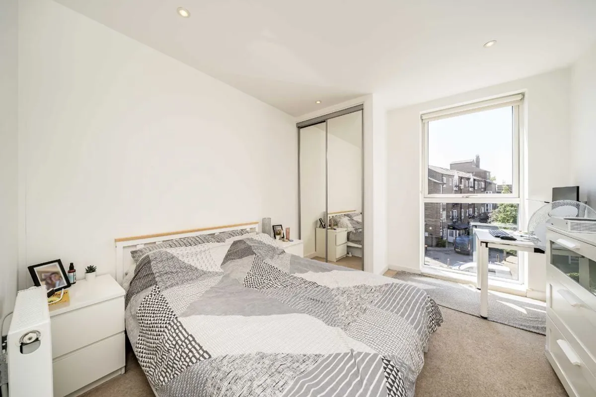 Flat Oldridge Road in Greater London
