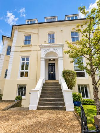 Flat Belmont in Brighton