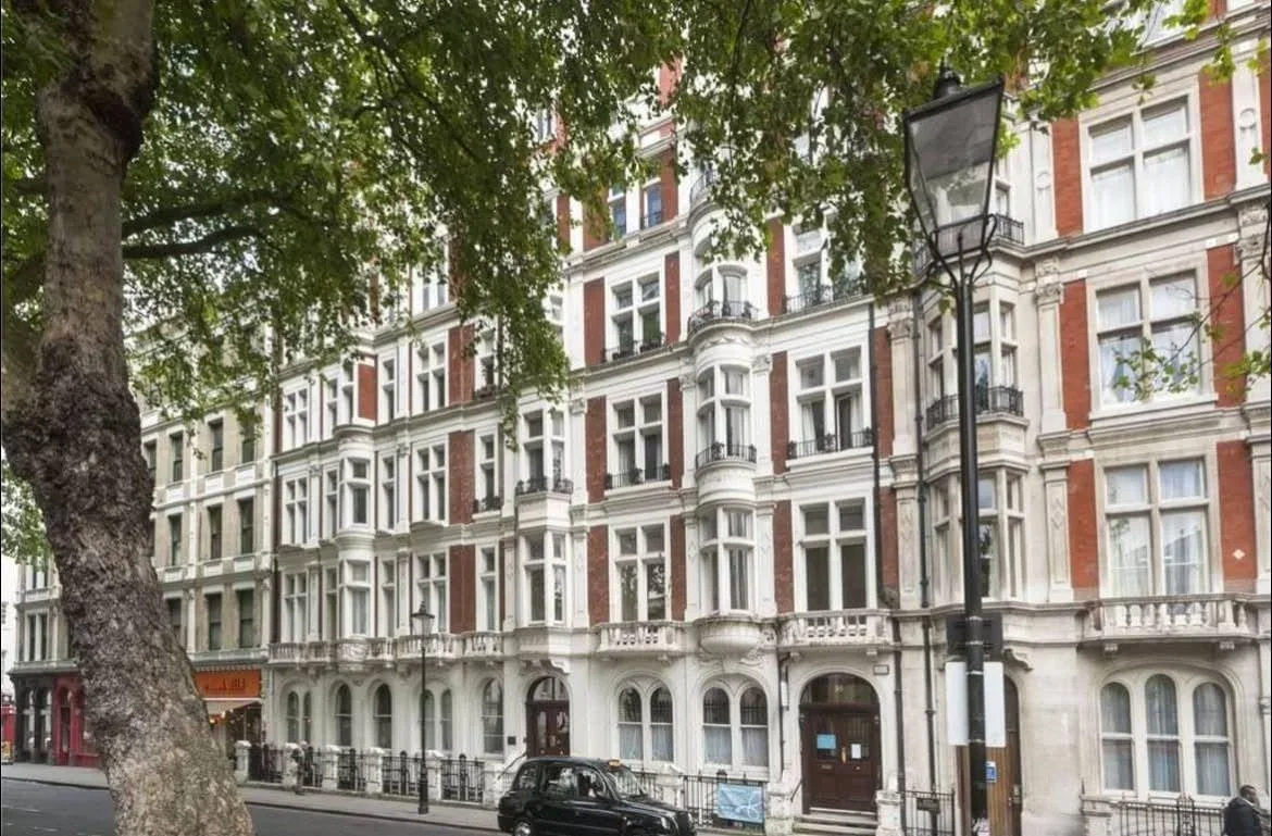 Room Great Russell Street in Greater London
