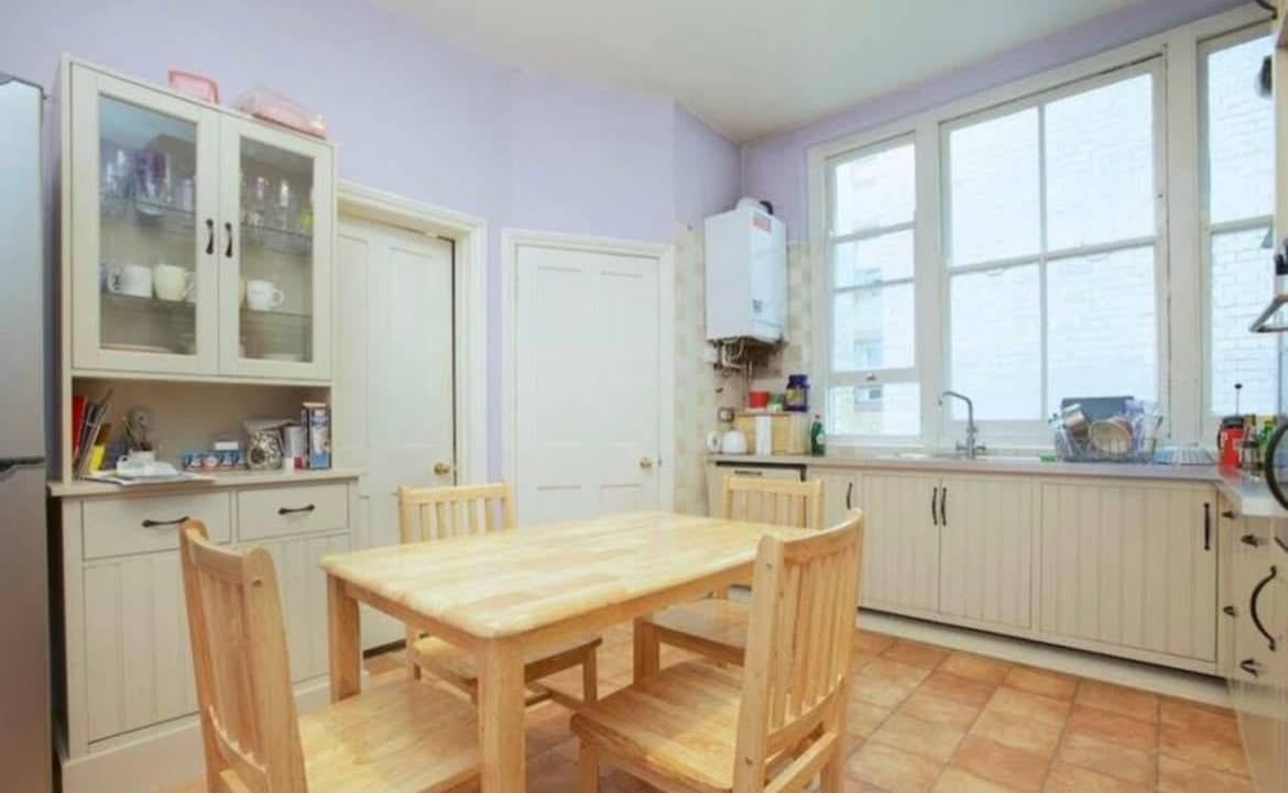 Room Great Russell Street in Greater London