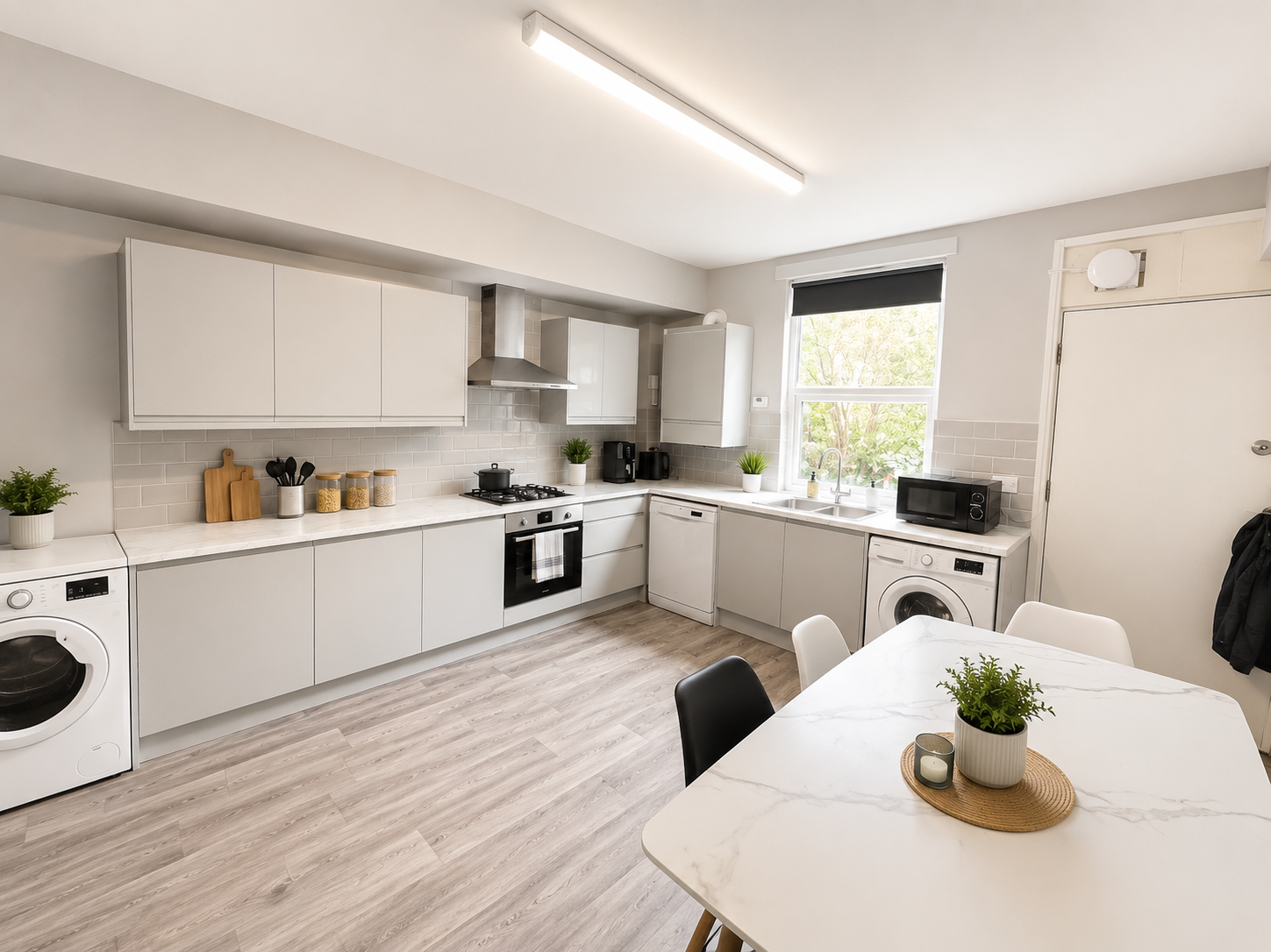 Flat Brudenell Avenue in Leeds
