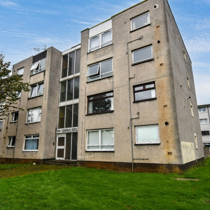 Flat Russell Drive in Ayr