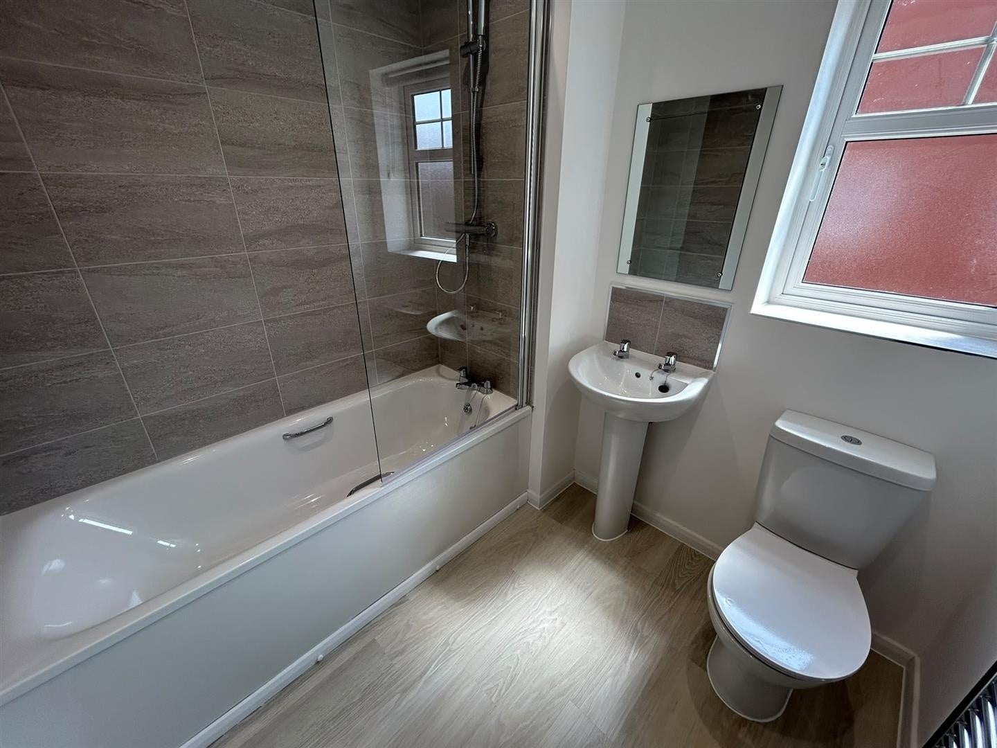 Flat Fivefield Road in Coventry