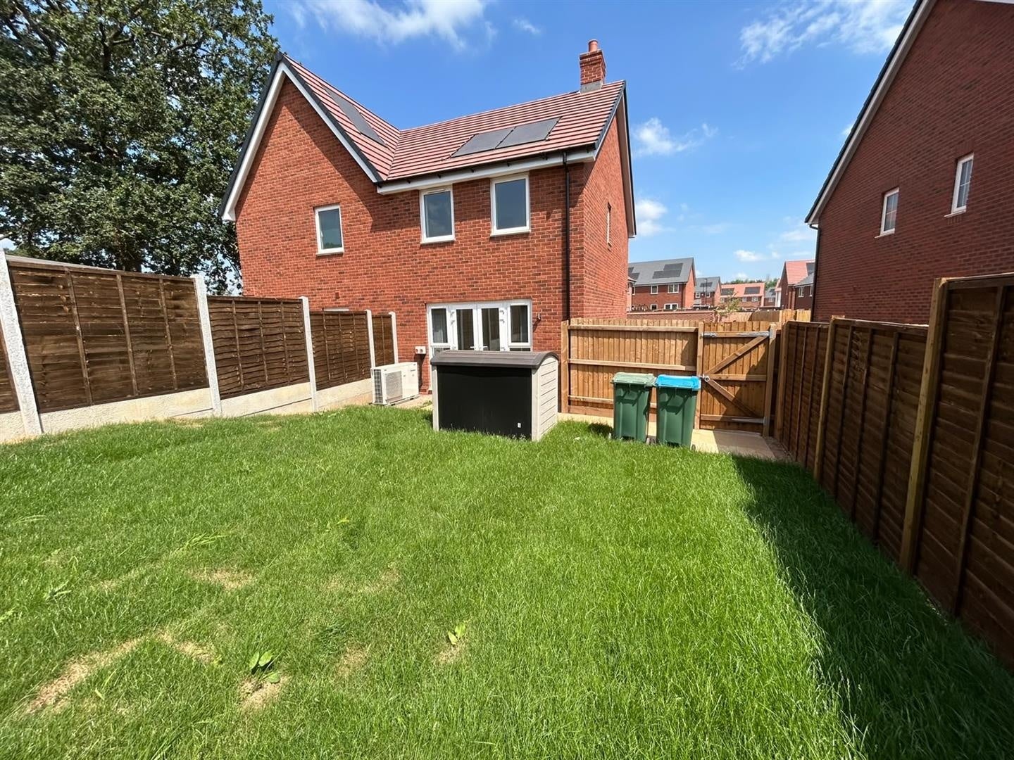 Flat Fivefield Road in Coventry